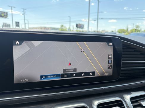 Used 2023 Mercedes-Benz GLS 450 4MATIC image 29