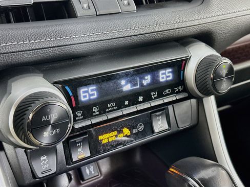 Used 2019 Toyota RAV4 Limited AWD/4WD image 24