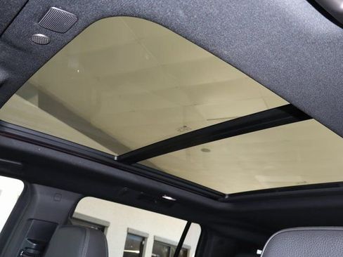 Used 2021 GMC Yukon XL Denali w/ Denali Premium Package image 31