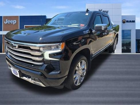Used 2022 Chevrolet Silverado 1500 High Country w/ High Country Premium Package AWD/4WD image 4