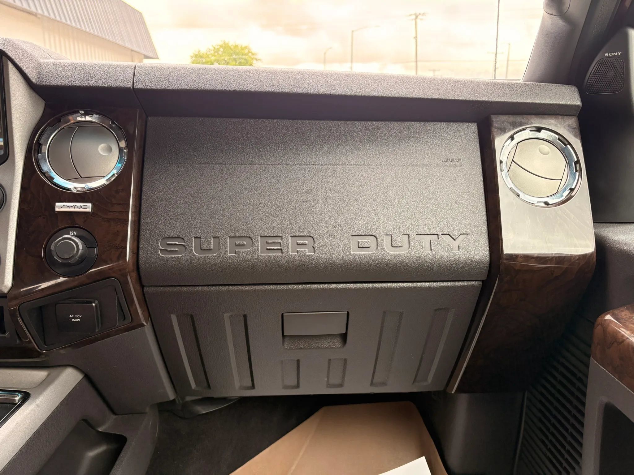 Used 2015 Ford F350 Platinum w/ Platinum Package AWD/4WD image 21