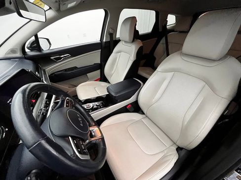 Used 2023 Kia Sportage EX image 18