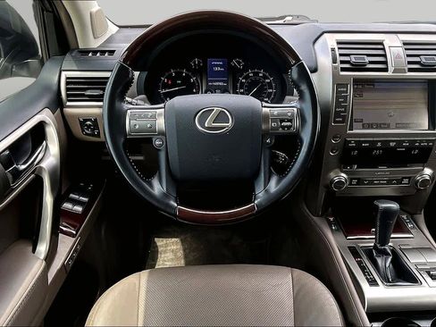 Used 2018 Lexus GX 460 Premium w/ Premium Package AWD/4WD image 6