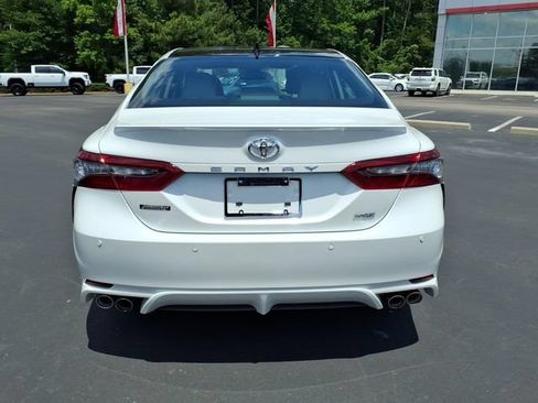 Used 2022 Toyota Camry XSE w/ Navigation Package FWD image 2