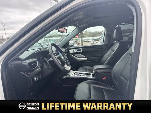 Used 2023 Ford Explorer Limited w/ Limited Technology Package image 11