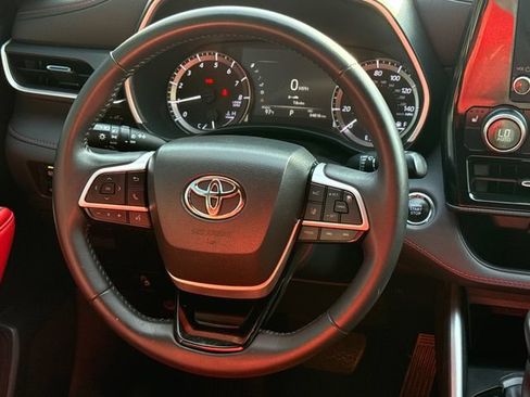 Used 2023 Toyota Highlander XSE AWD/4WD image 14