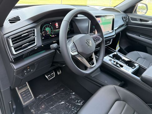 New 2026 Volkswagen Atlas Cross Sport SEL R-Line AWD/4WD image 19
