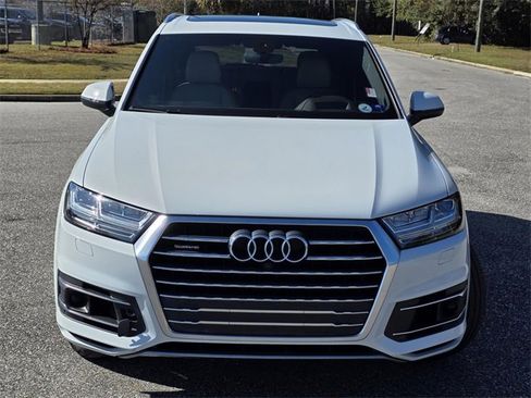 Used 2018 Audi Q7 3.0T Prestige image 2