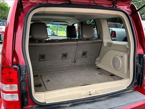 Used 2008 Jeep Liberty Limited w/ Premium Group AWD/4WD image 26