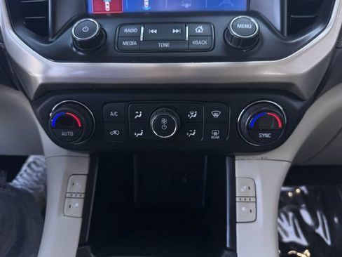 Used 2017 GMC Acadia Denali w/ Technology Package AWD/4WD image 27
