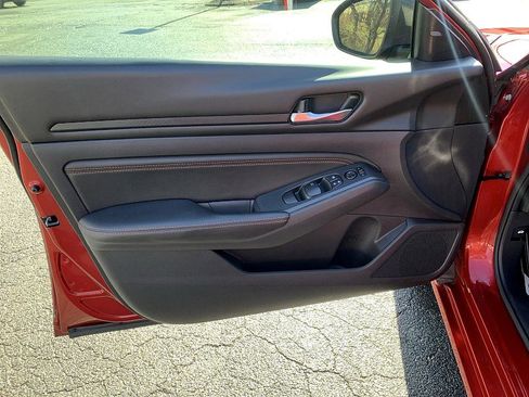 Used 2020 Nissan Altima 2.5 SR image 9