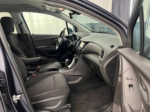 Used 2018 Chevrolet Trax LT AWD/4WD image 11
