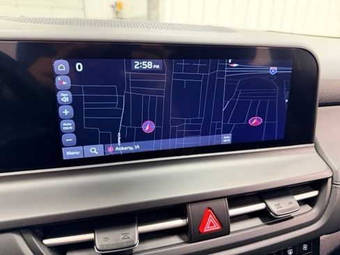 Used 2024 Kia Seltos EX AWD/4WD image 12