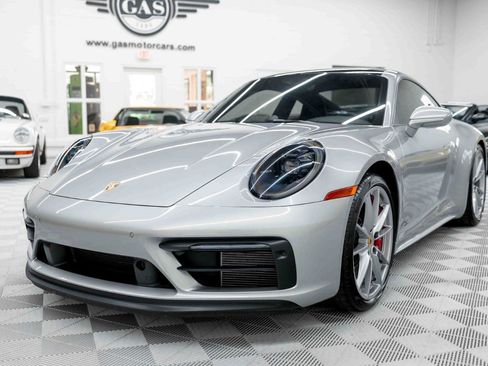 Used 2024 Porsche 911 Carrera GTS RWD image 4