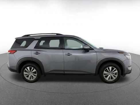 Used 2025 Nissan Pathfinder SV FWD image 14
