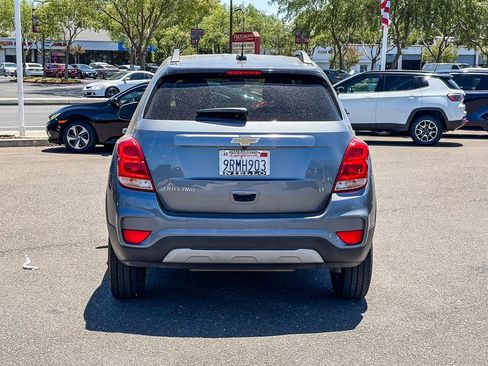 Used 2019 Chevrolet Trax LT w/ LT Convenience Package AWD/4WD image 3