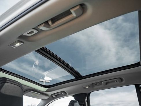 Used 2023 Volvo XC90 B6 Plus w/ Protection Package Premier image 32