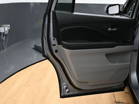 Used 2021 Honda Pilot EX image 39