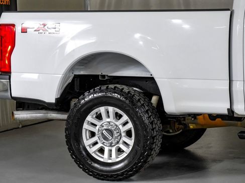 Used 2017 Ford F250 XLT w/ XLT Value Package AWD/4WD image 6
