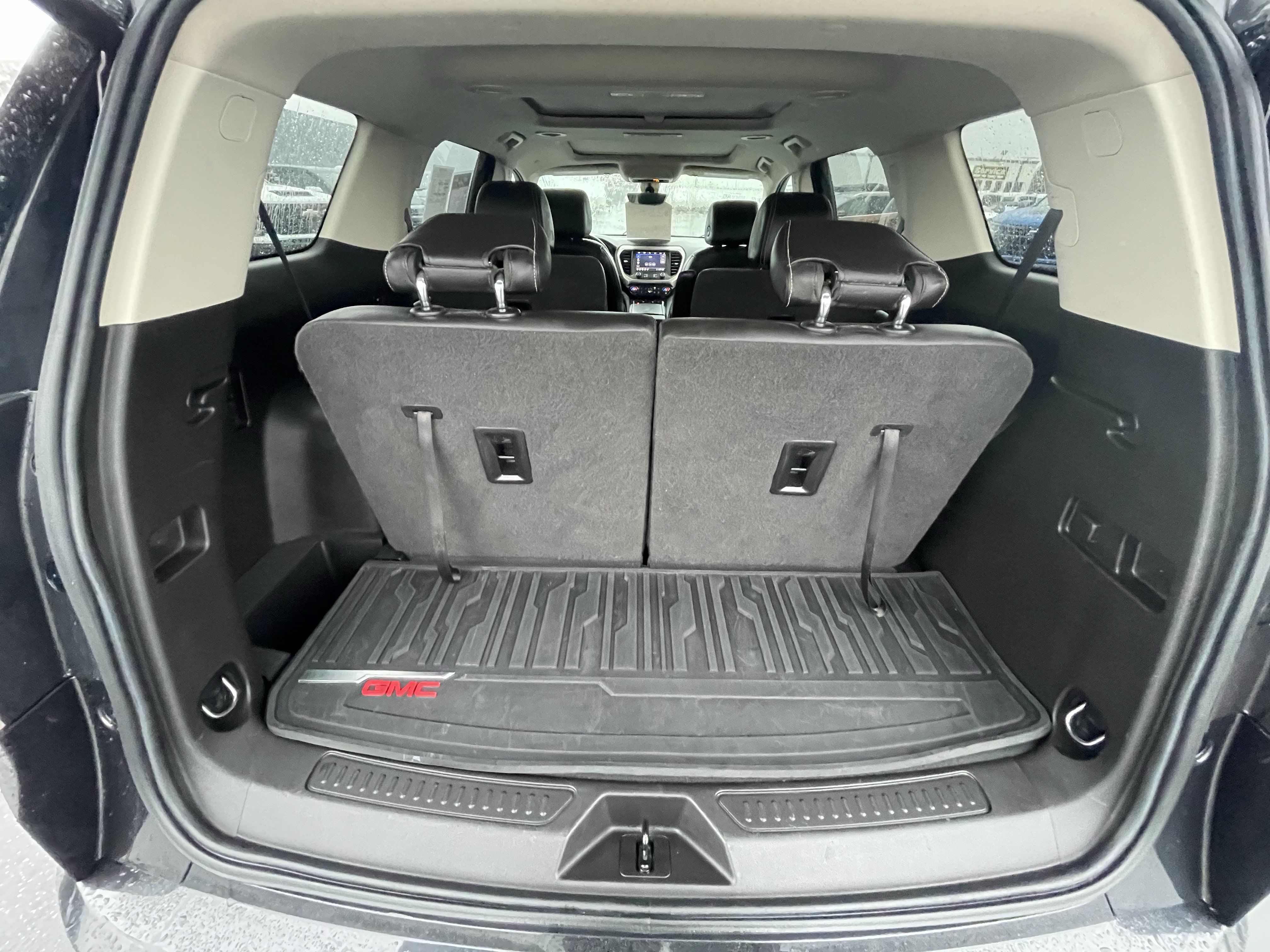 Used 2020 GMC Acadia Denali w/ Trailering Package AWD/4WD image 9