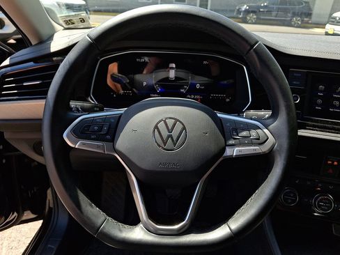 Used 2023 Volkswagen Jetta SE w/ Panoramic Sunroof Package FWD image 22