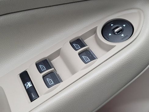 Used 2014 Ford Escape Titanium image 27