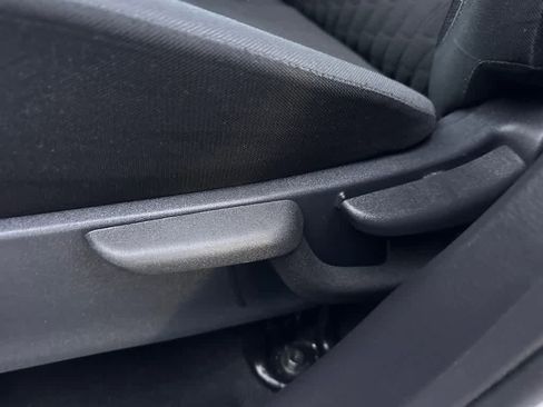 Used 2023 Nissan Kicks SV image 14