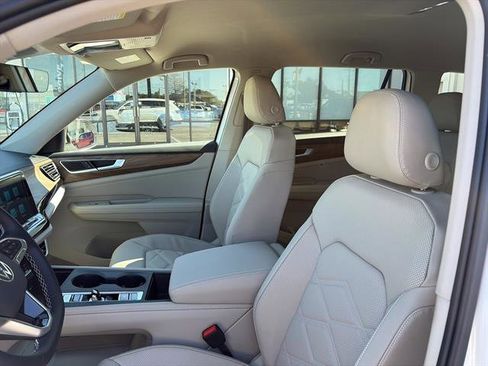 New 2026 Volkswagen Atlas SE image 14