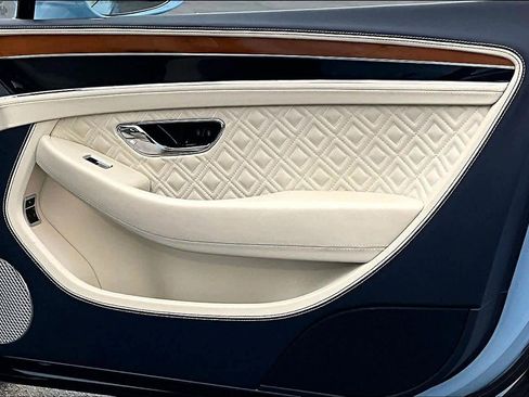 Used 2023 Bentley Continental GT Azure image 22