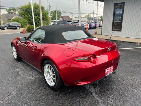 Used 2024 MAZDA MX-5 Miata Sport image 8