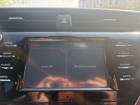 Used 2018 Toyota Camry XSE FWD image 30