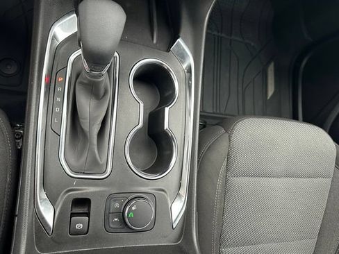 Used 2023 Chevrolet Traverse LT FWD image 15