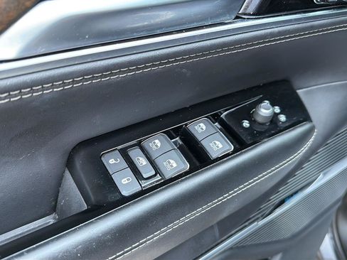 Used 2023 Jeep Grand Wagoneer Series II AWD/4WD image 9