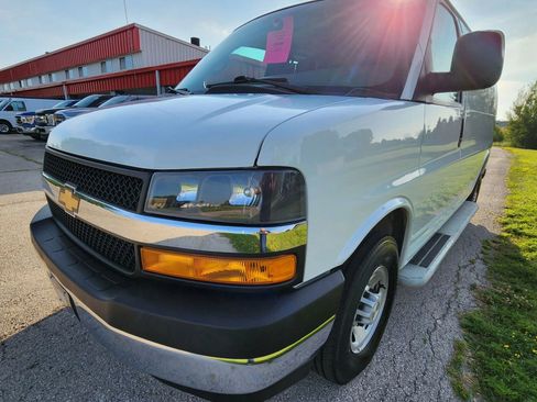 Used 2023 Chevrolet Express 2500 w/ Driver Convenience Package image 16