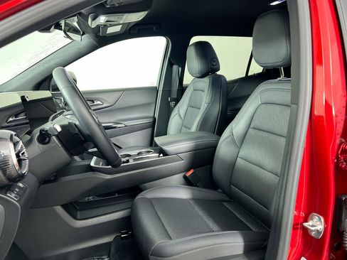 Used 2026 Chevrolet Equinox LT w/ Convenience Package II image 12