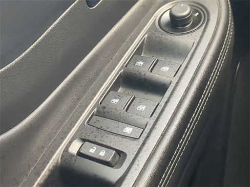 Used 2022 Buick Encore Preferred image 22