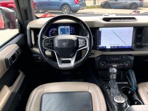 Used 2023 Ford Bronco Wildtrak image 6