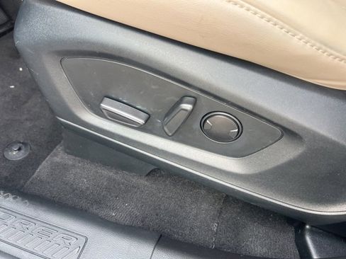 Certified 2023 Ford Explorer XLT w/ Equipment Group 202A image 19