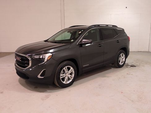 Used 2019 GMC Terrain SLE w/ Driver Convenience Package image 9