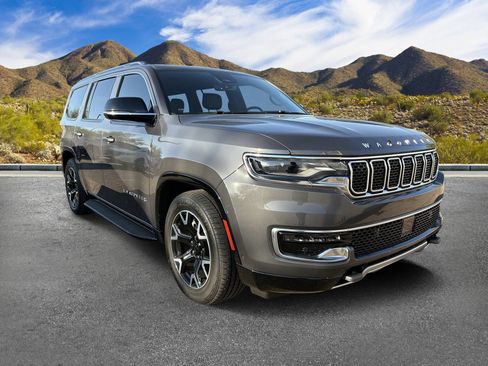 Used 2025 Jeep Wagoneer Series II w/ Advanced All Terrain Group AWD/4WD image 3