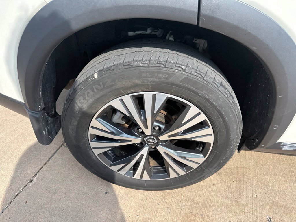 Used 2023 Nissan Rogue SV AWD/4WD image 11
