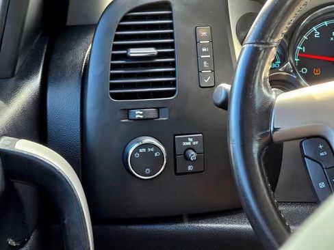 Used 2011 Chevrolet Silverado 1500 LT AWD/4WD image 19