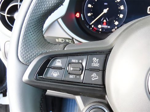 New 2025 Alfa Romeo Stelvio Sprint image 31