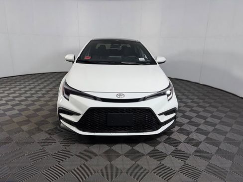 Used 2025 Toyota Corolla SE w/ Convenience Package image 5