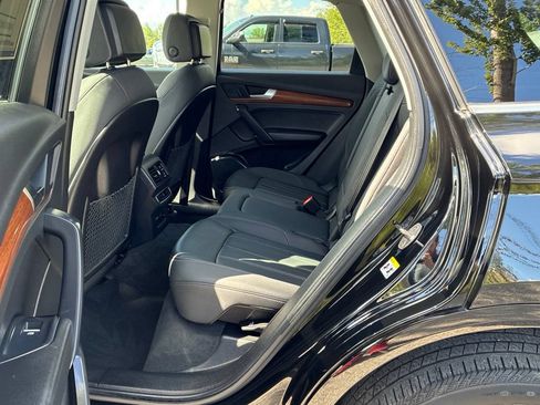 Used 2023 Audi Q5 2.0T Premium w/ Convenience Package AWD/4WD image 60