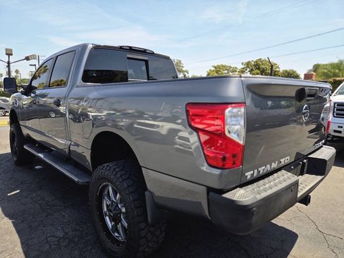 Used 2018 Nissan Titan SV w/ SV Convenience Package AWD/4WD image 15