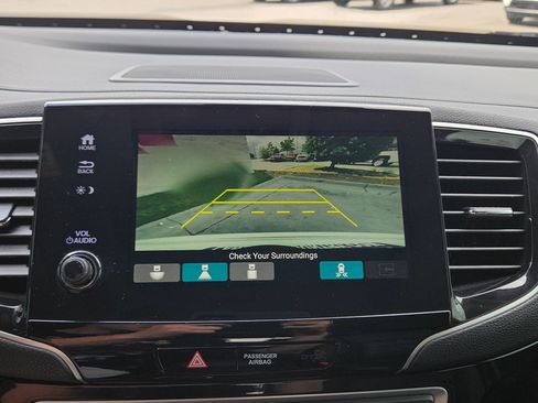 Used 2021 Honda Pilot Touring image 32