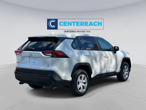 Used 2024 Toyota RAV4 LE AWD/4WD image 5