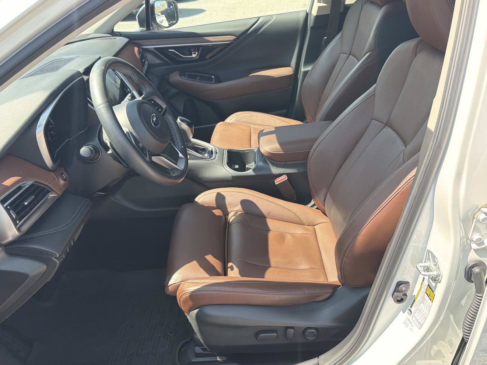 Used 2022 Subaru Outback Touring AWD/4WD image 2
