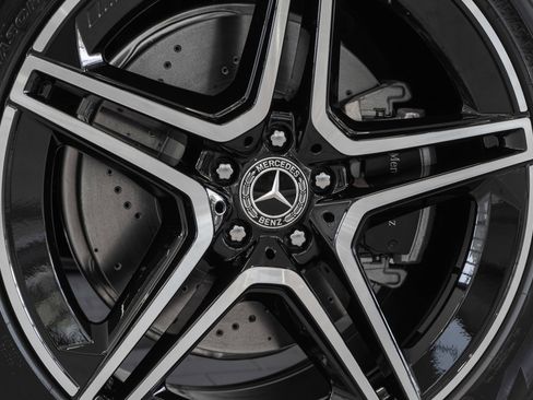 New 2026 Mercedes-Benz GLS 450 4MATIC image 33